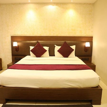 Hotel La Pearl Naiapura Luaran gambar