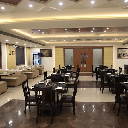 Hotel La Pearl Naiapura Luaran gambar