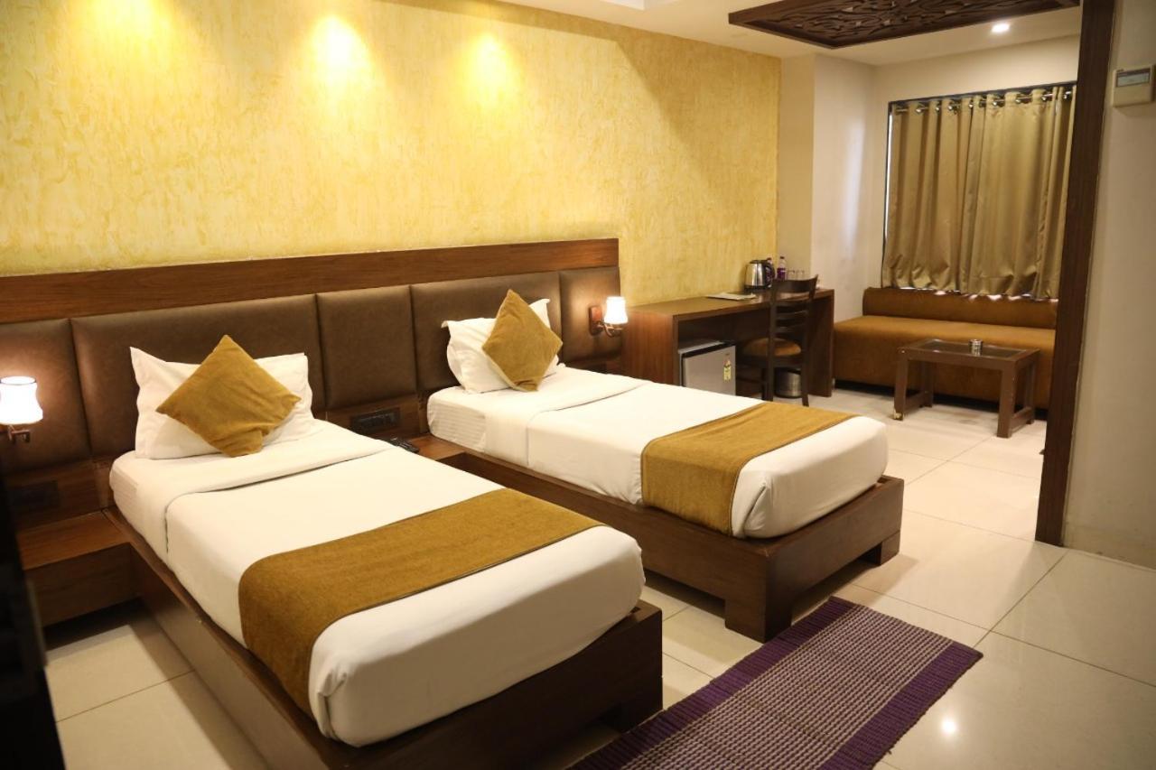 Hotel La Pearl Naiapura Luaran gambar