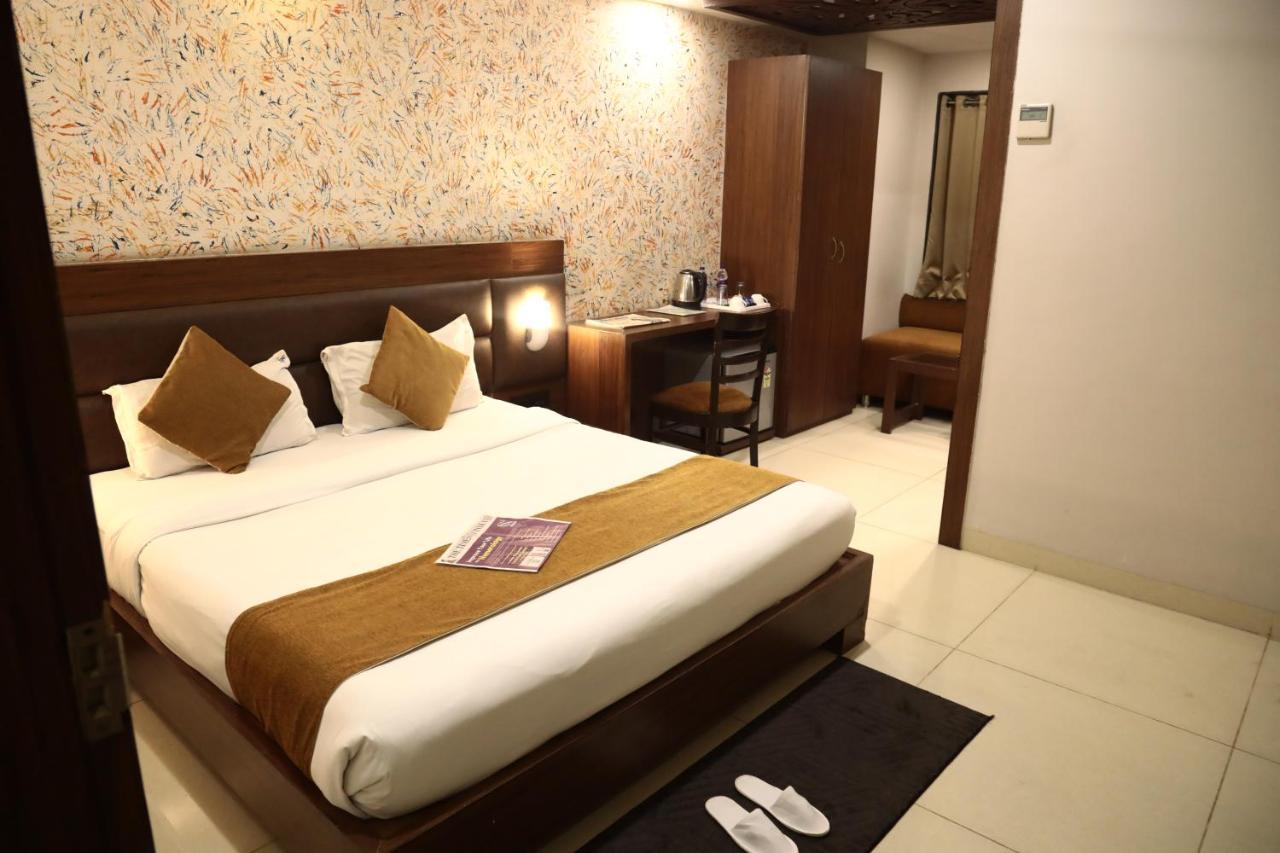 Hotel La Pearl Naiapura Luaran gambar